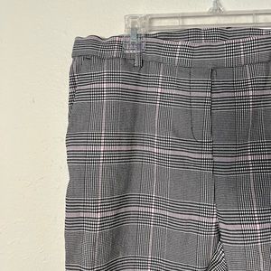 Size L Checkered Pink & Black Straight Leg Pants